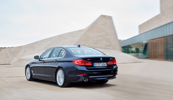autelvn-chao-don-bmw-5-series-the-he-moi-2017-26