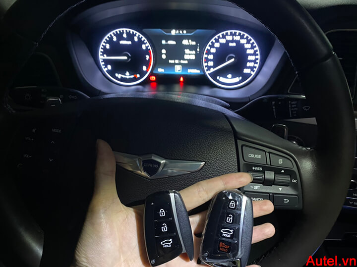cai-chia-khoa-genesis-g80-3