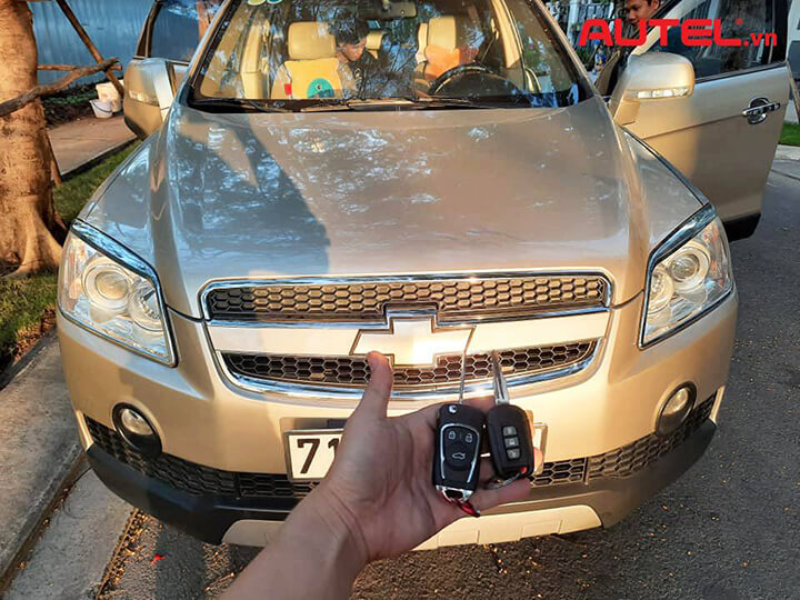 lam-chia-khoa-xe-chevrolet-captiva-10