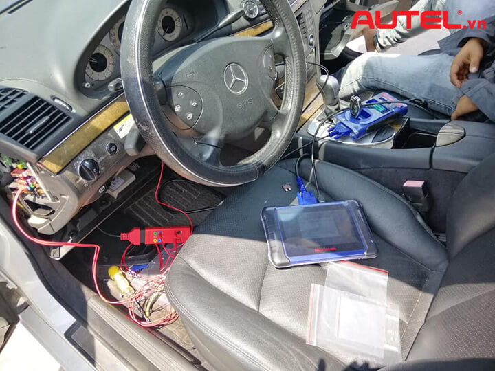 autel-im508-cai-chia-khoa-mercedes-e350-2006-1